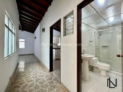 Casa de 5 alcobas en venta en Los Colores, Medellín, 200 m² · foto 9 de 19