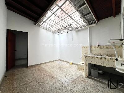 Casa de 5 alcobas en venta en Los Colores, Medellín, 200 m² · foto 8 de 19