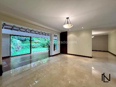 Casa de 4 alcobas en venta en Los Balsos No 2, Medellín, 217 m² · foto 6 de 20