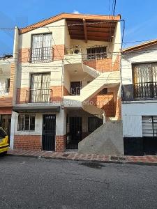 Casa de 3 alcobas en venta en Sector El Estadio, Medellín, 102 m² · foto 8 de 16