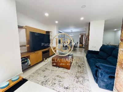 Casa de 4 alcobas en venta en Los Naranjos, Medellín, 220 m² · foto 7 de 19