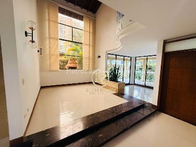 Casa de 4 alcobas en venta en Urbanización Monte Carmelo, Sabaneta, 750 m² · foto 2 de 20