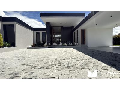 Casa de 3 alcobas en venta en Llanogrande, Rionegro, 690 m² · foto 2 de 20