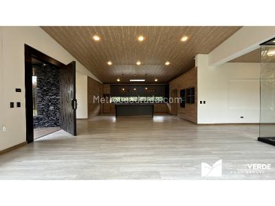 Casa de 4 alcobas en venta en Llanogrande, Rionegro, 1875 m² · foto 2 de 18