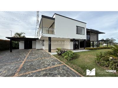 Casa de 5 alcobas en arriendo en Llanogrande, Rionegro, 1600 m² · foto 3 de 20