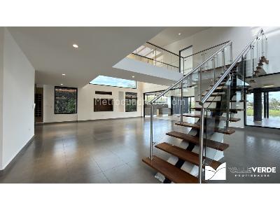 Casa de 5 alcobas en arriendo en Llanogrande, Rionegro, 1600 m² · foto 6 de 20