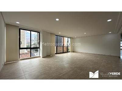 Apartamento de 3 alcobas en arriendo en Manila, Medellín, 245 m² · foto 2 de 19
