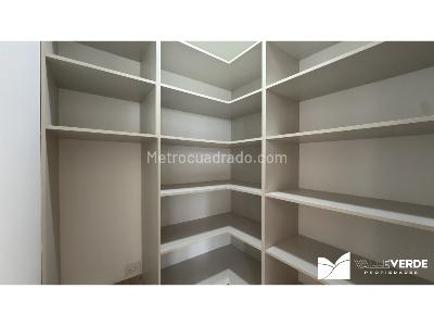 Apartamento de 3 alcobas en arriendo en Manila, Medellín, 245 m² · foto 14 de 19