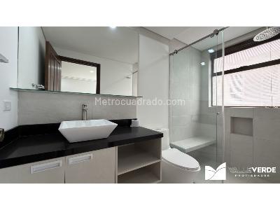 Apartamento de 3 alcobas en arriendo en Manila, Medellín, 245 m² · foto 16 de 19