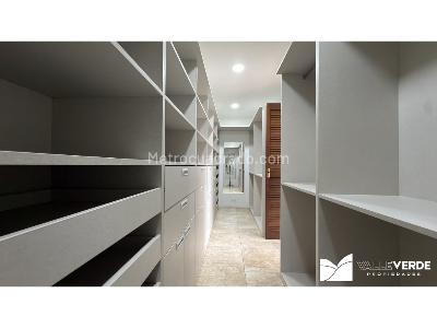Apartamento de 3 alcobas en arriendo en Manila, Medellín, 245 m² · foto 18 de 19