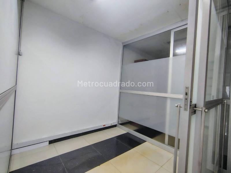Edificio de Apartamentos en Arriendo, Colombia, Bogotá D.C. - Mehr