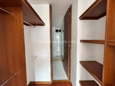 Apartaestudio en venta en Chapinero Alto, Bogotá, 42 m² · foto 9 de 16