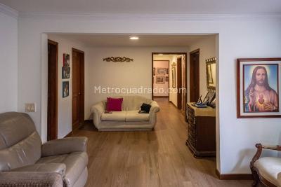 Apartamento de 3 alcobas en venta en Chico Norte, Bogotá, 184 m² · foto 12 de 20