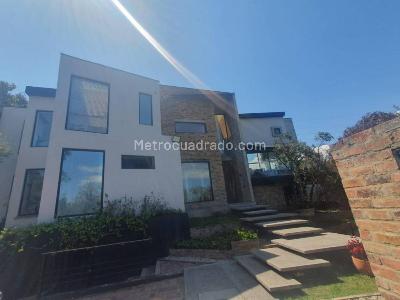 Casa de 5 alcobas en venta en La Calera, La Calera, 350 m² · foto 2 de 20
