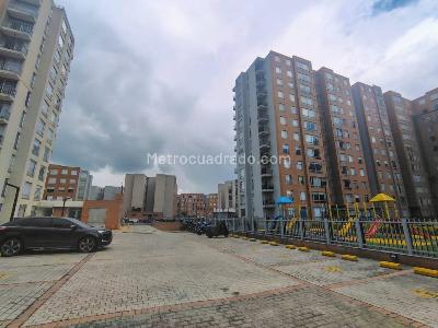 Apartamento en arriendo en Gran Granada, Bogotá · foto 2 de 17