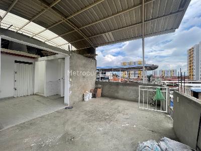 Casa de 5 alcobas en venta en Los Guayacanes, Cali, 121 m² · foto 9 de 12