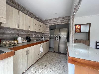 Apartamento en venta en Ciudad Jardin, Cali · foto 6 de 12