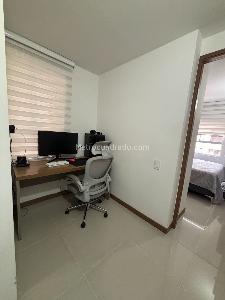 Apartamento de 3 alcobas en venta en La Flora Primera Etapa, Cali, 94 m² · foto 4 de 16