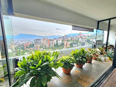 Apartamento de 2 alcobas en venta en El Poblado, Medellín, 111 m² · foto 8 de 19