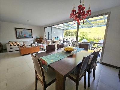Casa de 3 alcobas en venta en Loma Del Chocho, Envigado, 220 m² · foto 5 de 17