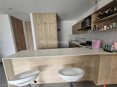 Apartamento de 2 alcobas en venta en Loma Del Escobero, Envigado, 76 m² · foto 5 de 12