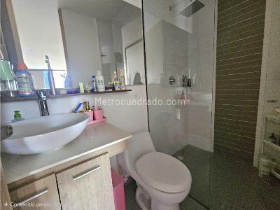 Apartamento de 2 alcobas en venta en Loma Del Escobero, Envigado, 76 m² · foto 11 de 12