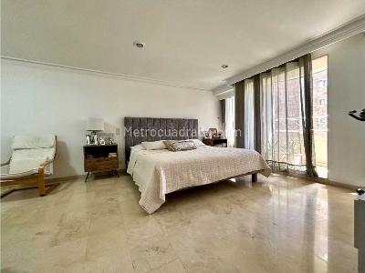 Apartamento de 3 alcobas en venta en El Tesoro, Medellín, 154 m² · foto 12 de 20