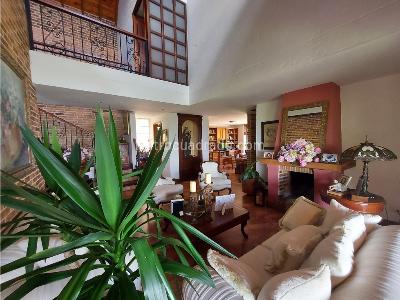 Casa de 5 alcobas en venta en Loma Del Escobero, Envigado · foto 3 de 20