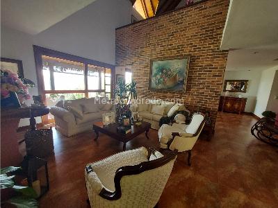 Casa de 5 alcobas en venta en Loma Del Escobero, Envigado · foto 7 de 20