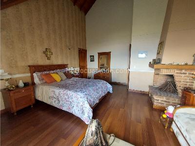 Casa de 5 alcobas en venta en Loma Del Escobero, Envigado · foto 18 de 20