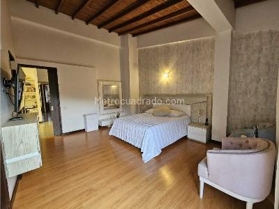 Casa de 3 alcobas en venta en La Sebastiana, Envigado, 355 m² · foto 14 de 19