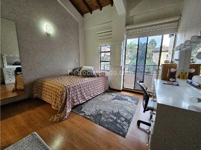 Casa de 3 alcobas en venta en La Sebastiana, Envigado, 355 m² · foto 15 de 19