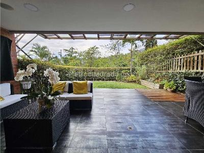 Casa de 3 alcobas en venta en La Sebastiana, Envigado, 355 m² · foto 2 de 19