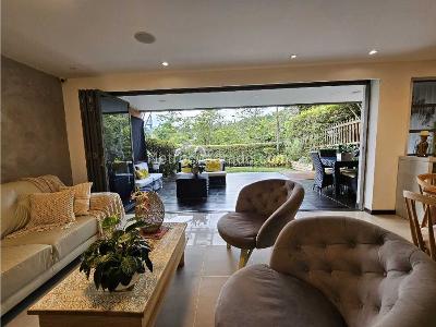Casa de 3 alcobas en venta en La Sebastiana, Envigado, 355 m² · foto 4 de 19