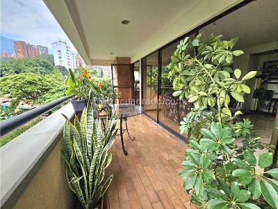 Apartamento de 3 alcobas en venta en Los Balsos, Medellín, 185 m² · foto 2 de 15
