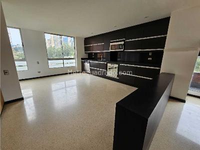 Apartamento de 2 alcobas en venta en San Lucas, Medellín, 182 m² · foto 4 de 13