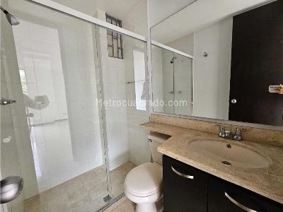 Apartamento de 2 alcobas en venta en San Lucas, Medellín, 182 m² · foto 8 de 13
