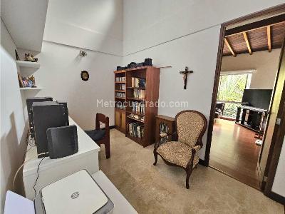 Casa de 3 alcobas en venta en San Lucas, Medellín, 150 m² · foto 11 de 19