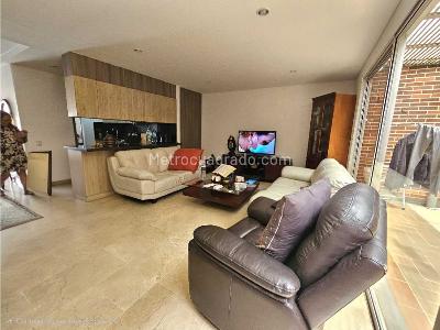 Casa de 3 alcobas en venta en San Lucas, Medellín, 150 m² · foto 2 de 19