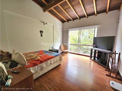 Casa de 3 alcobas en venta en San Lucas, Medellín, 150 m² · foto 8 de 19