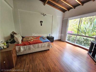 Casa de 3 alcobas en venta en San Lucas, Medellín, 150 m² · foto 9 de 19