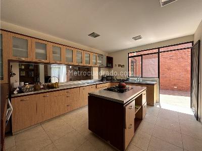 Casa de 3 alcobas en venta en El Tigre, Pereira, 958 m² · foto 2 de 20