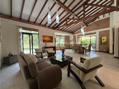 Casa de 3 alcobas en venta en El Tigre, Pereira, 958 m² · foto 3 de 20