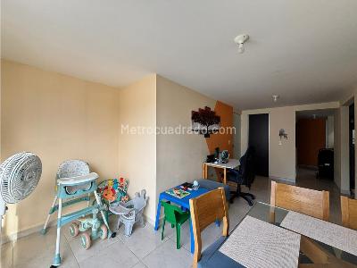 Apartamento de 3 alcobas en venta en San Joaquin, Pereira, 58 m² · foto 3 de 12