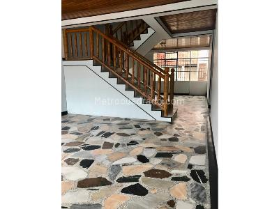 Casa de 5 alcobas en venta en La Rebeca, Pereira, 194 m² · foto 3 de 11