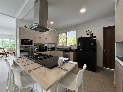 Casa de 4 alcobas en venta en Cerritos, Pereira, 1660 m² · foto 3 de 20