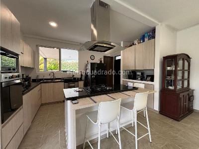 Casa de 4 alcobas en venta en Cerritos, Pereira, 1660 m² · foto 4 de 20