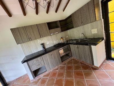 Casa de 4 alcobas en venta en Villa Claudia, Villavicencio, 1230 m² · foto 8 de 19