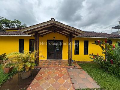 Casa de 4 alcobas en venta en Villa Claudia, Villavicencio, 1230 m² · foto 2 de 19