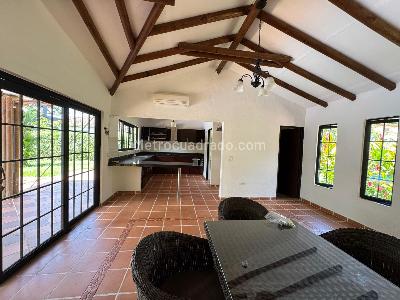Casa de 4 alcobas en venta en Villa Claudia, Villavicencio, 1230 m² · foto 3 de 19